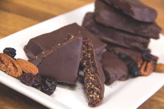 Featured Recipe: Fruit & Nut Chocolate Energy Bars (Vegan)