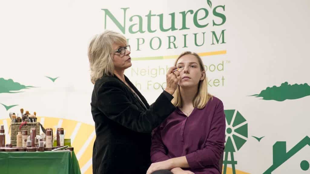 Danielle Huard Demonstrates Natural Makeup Application at Nature's Emporium